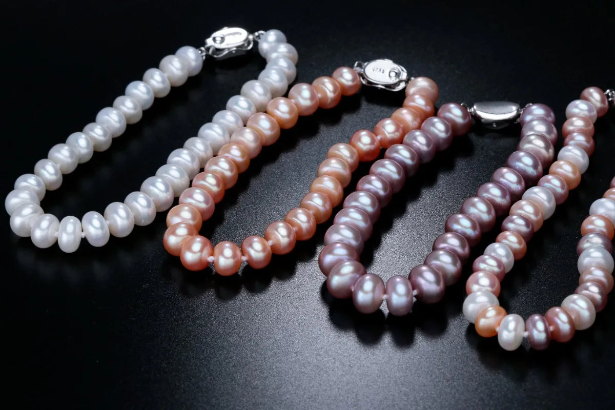 buy pearl bracelet in London, berlin and New York