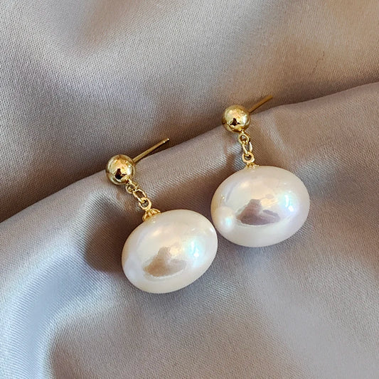2025 New French Elegant Gold Color Bean Spliced earingstuds