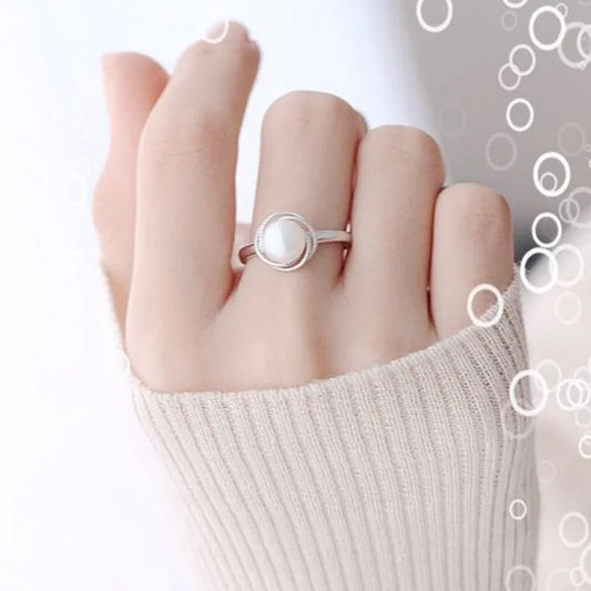 925 sterling silver adjustable ring with freshwater pearl and gold-plated finish