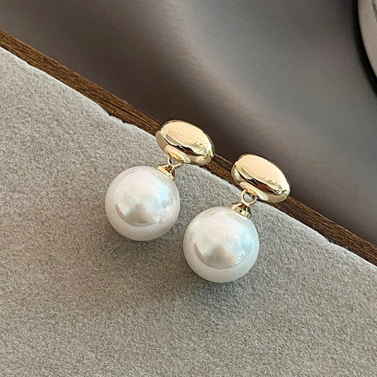 2025 New French Elegant Gold Color Bean Spliced earingstuds