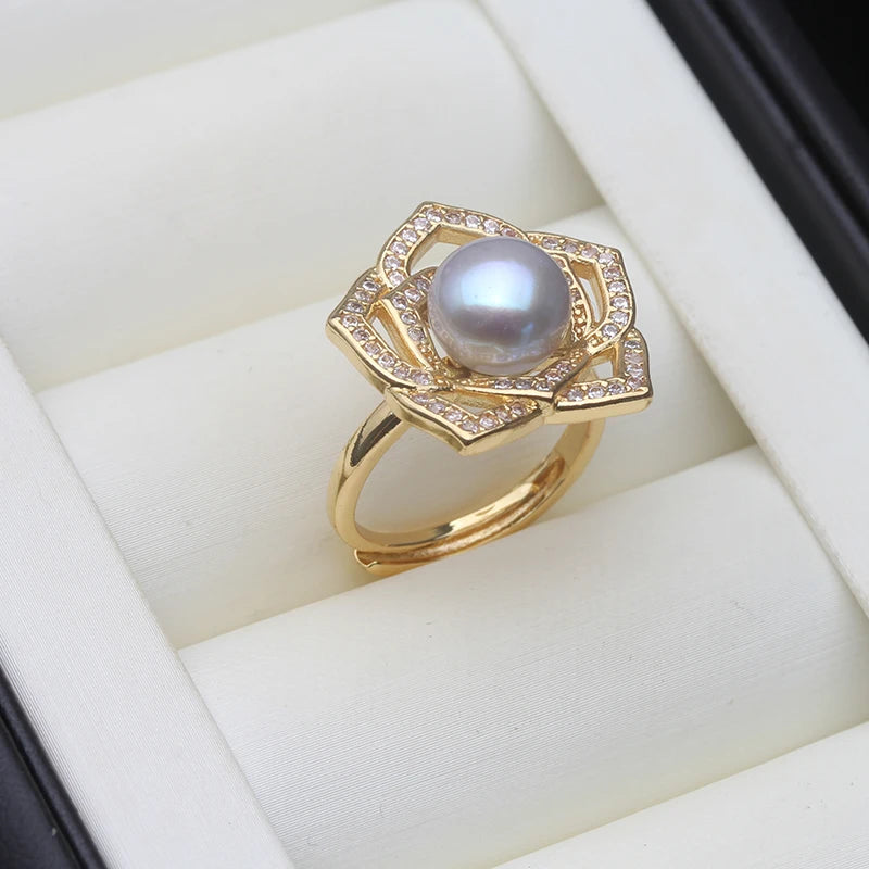 Closeup of 925 silver ring with link design

